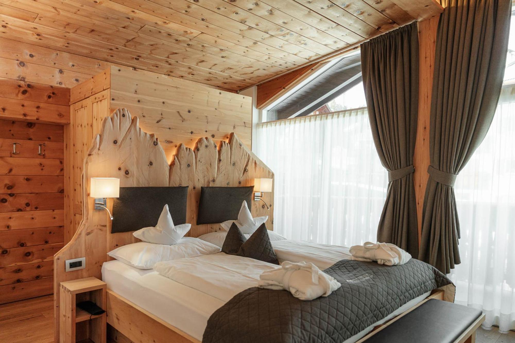 Chalet Elisabeth Dolomites Alpin & Charme Selva di Val Gardena Exterior photo